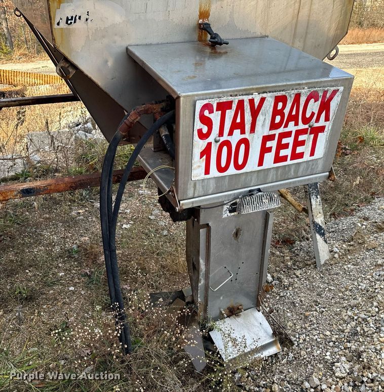 image for item NM9174 Snow plow and spreader