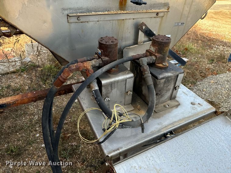 image for item NM9174 Snow plow and spreader