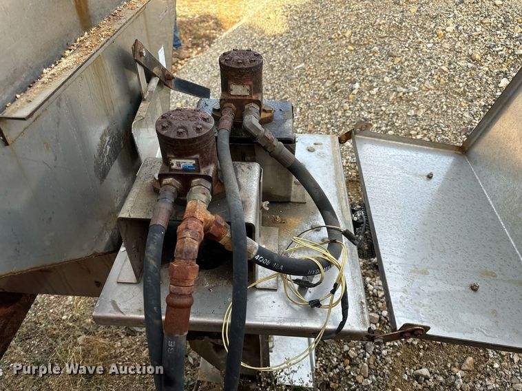 image for item NM9174 Snow plow and spreader