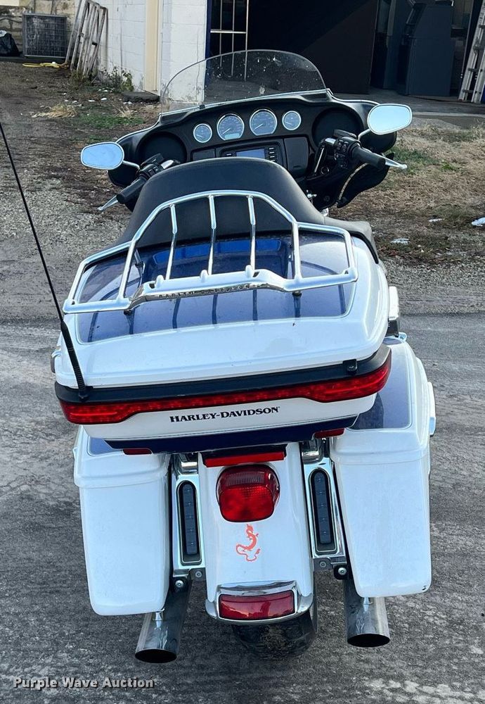 image for item NN9307 2015 Harley Davidson FLHTCUL Ultra  motorcycle