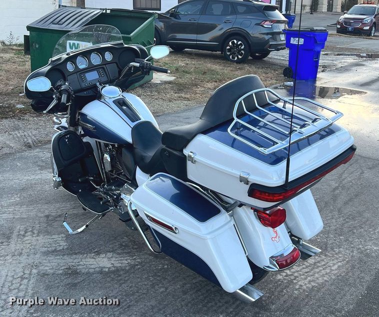 image for item NN9307 2015 Harley Davidson FLHTCUL Ultra  motorcycle