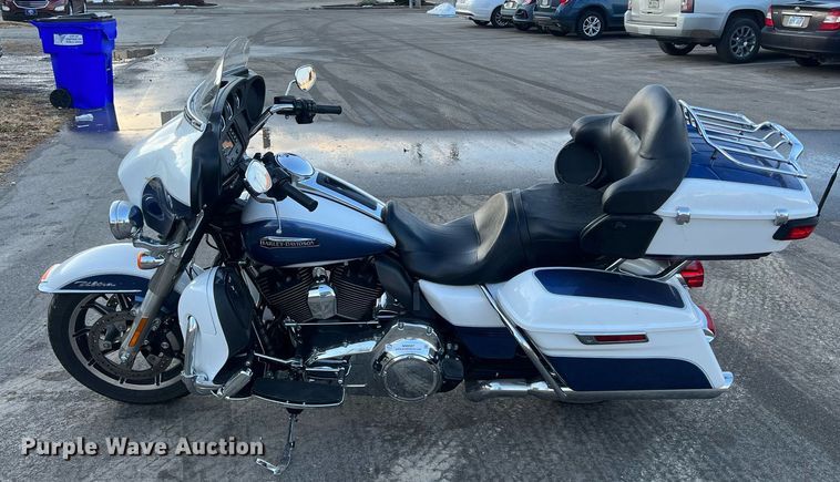 image for item NN9307 2015 Harley Davidson FLHTCUL Ultra  motorcycle