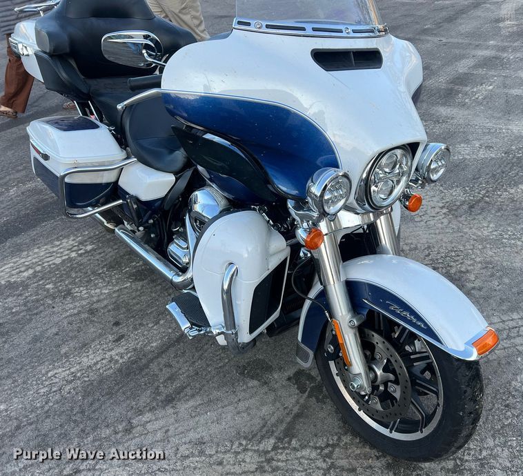 image for item NN9307 2015 Harley Davidson FLHTCUL Ultra  motorcycle