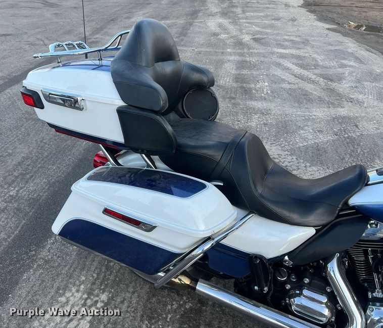 image for item NN9307 2015 Harley Davidson FLHTCUL Ultra  motorcycle