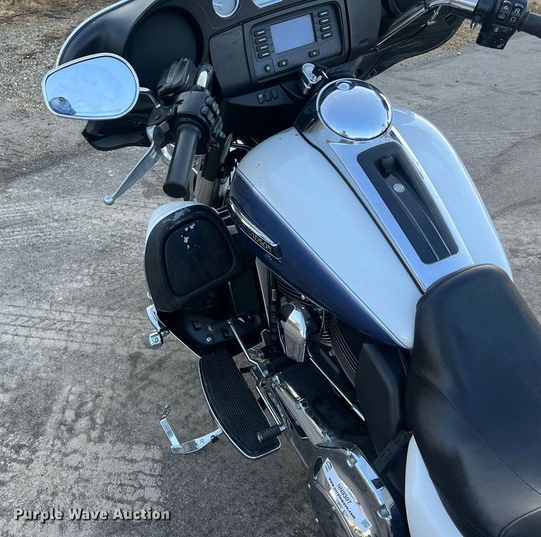 image for item NN9307 2015 Harley Davidson FLHTCUL Ultra  motorcycle