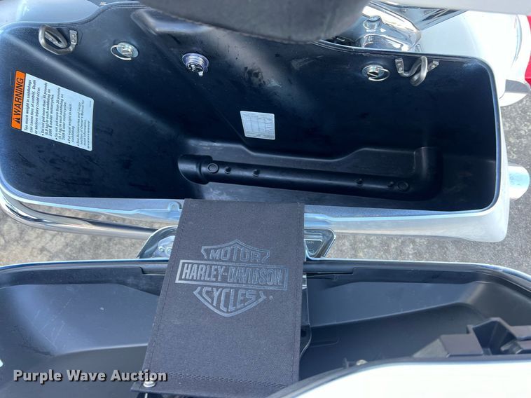 image for item NN9307 2015 Harley Davidson FLHTCUL Ultra  motorcycle