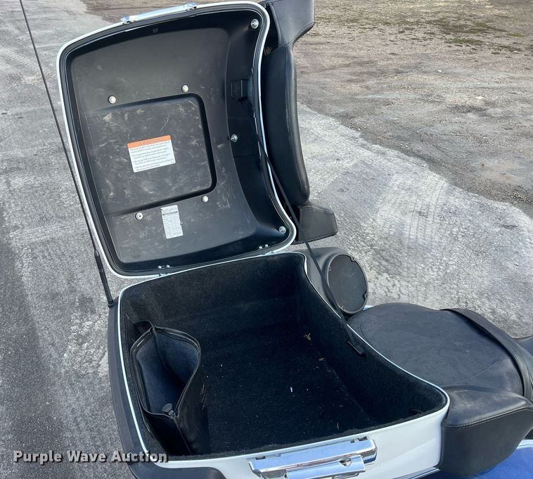 image for item NN9307 2015 Harley Davidson FLHTCUL Ultra  motorcycle