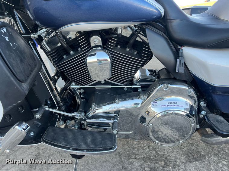 image for item NN9307 2015 Harley Davidson FLHTCUL Ultra  motorcycle