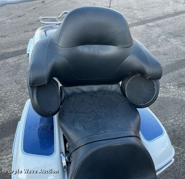 image for item NN9307 2015 Harley Davidson FLHTCUL Ultra  motorcycle