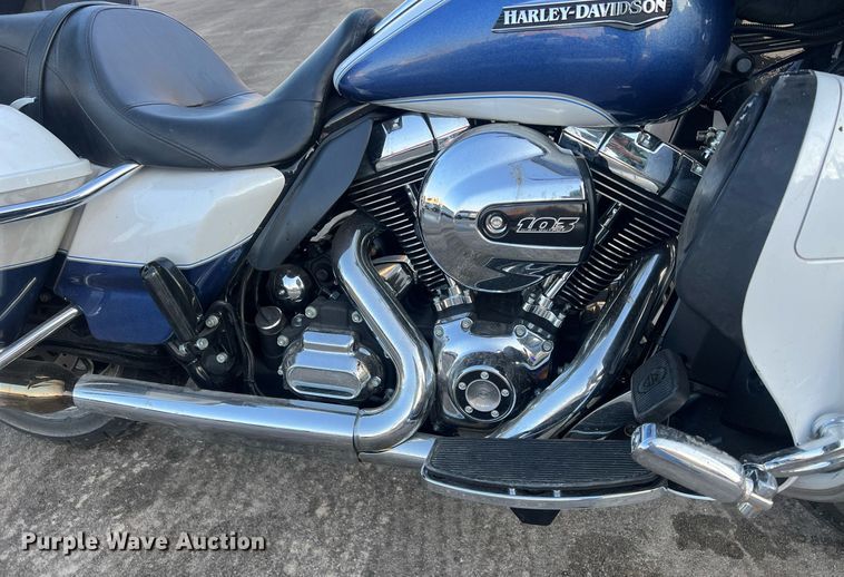 image for item NN9307 2015 Harley Davidson FLHTCUL Ultra  motorcycle