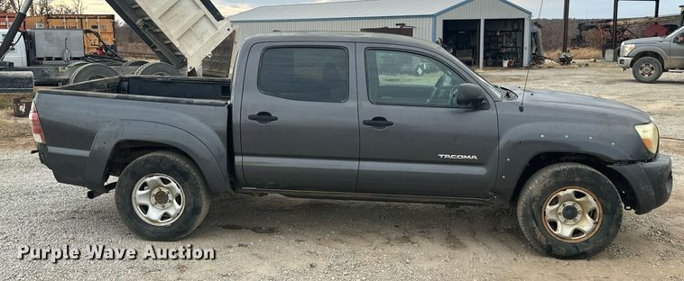 image for item NO9391 2010 Toyota Tacoma  Double Cab pickup truck