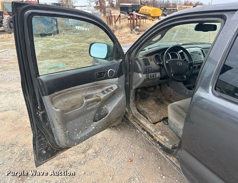 image for item NO9391 2010 Toyota Tacoma  Double Cab pickup truck