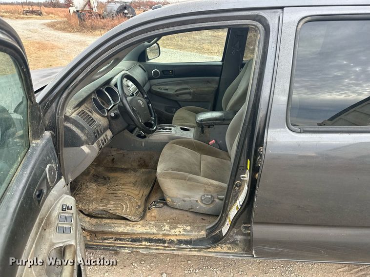 image for item NO9391 2010 Toyota Tacoma  Double Cab pickup truck