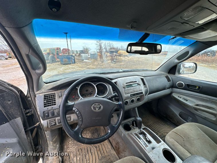 image for item NO9391 2010 Toyota Tacoma  Double Cab pickup truck