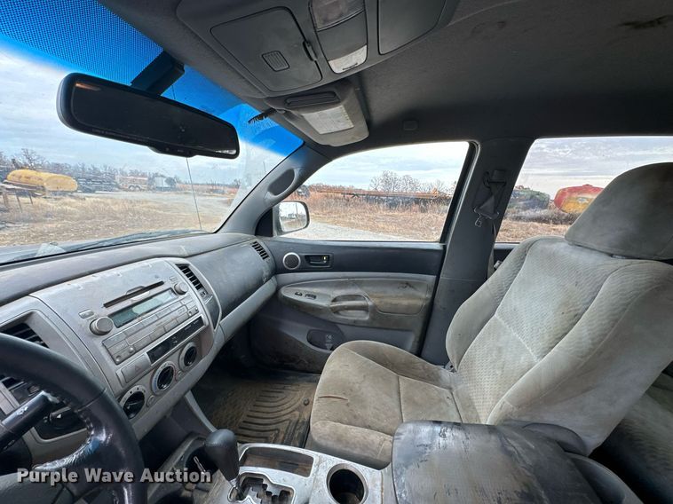 image for item NO9391 2010 Toyota Tacoma  Double Cab pickup truck