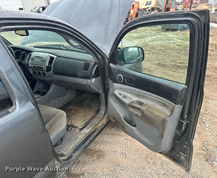 image for item NO9391 2010 Toyota Tacoma  Double Cab pickup truck