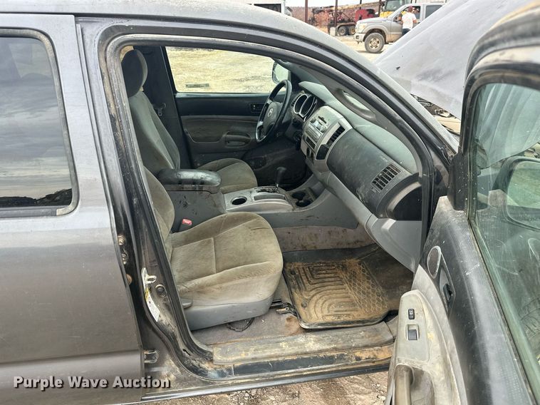 image for item NO9391 2010 Toyota Tacoma  Double Cab pickup truck