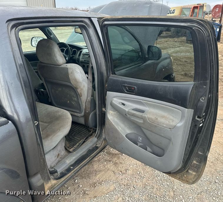 image for item NO9391 2010 Toyota Tacoma  Double Cab pickup truck