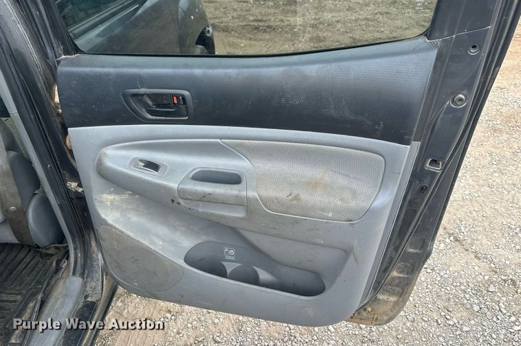 image for item NO9391 2010 Toyota Tacoma  Double Cab pickup truck