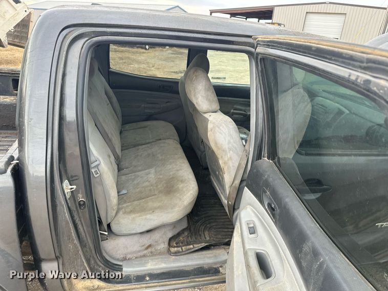 image for item NO9391 2010 Toyota Tacoma  Double Cab pickup truck