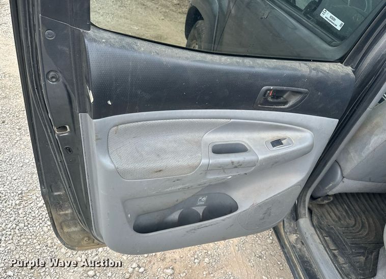 image for item NO9391 2010 Toyota Tacoma  Double Cab pickup truck