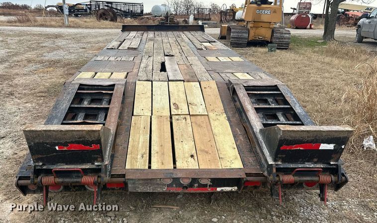image for item NO9392 2011 Interstate 40DLA  equipment trailer