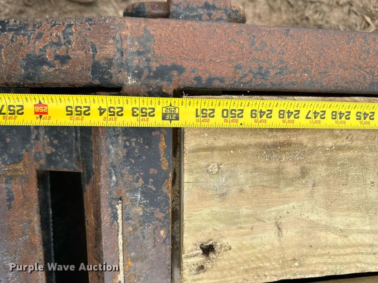 image for item NO9392 2011 Interstate 40DLA  equipment trailer