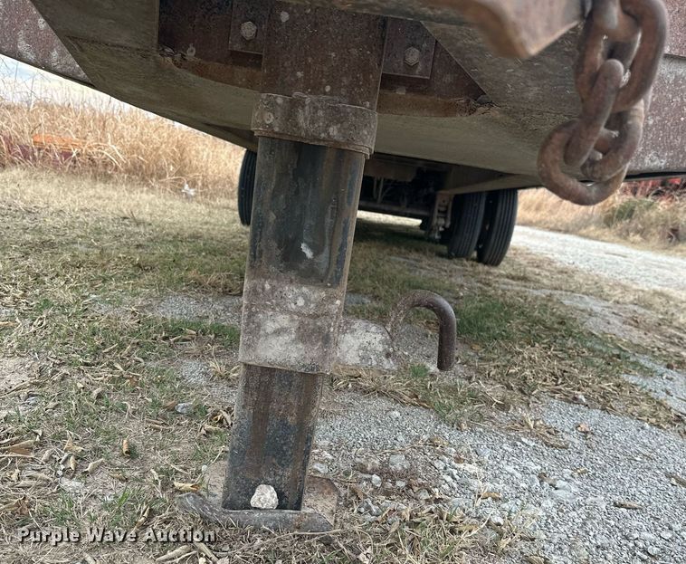 image for item NO9392 2011 Interstate 40DLA  equipment trailer