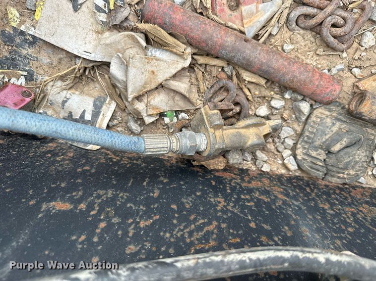 image for item NO9392 2011 Interstate 40DLA  equipment trailer