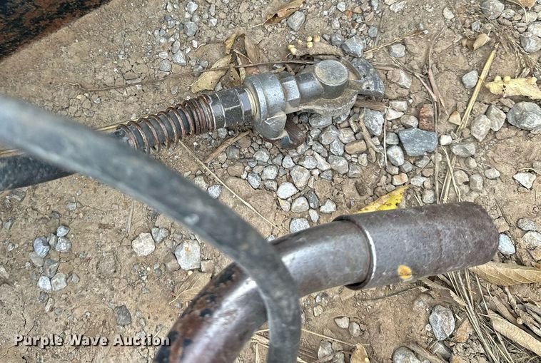 image for item NO9392 2011 Interstate 40DLA  equipment trailer