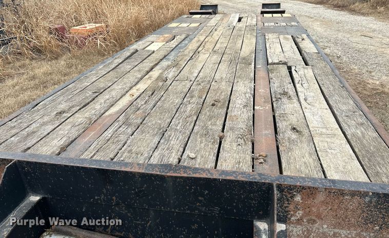 image for item NO9392 2011 Interstate 40DLA  equipment trailer