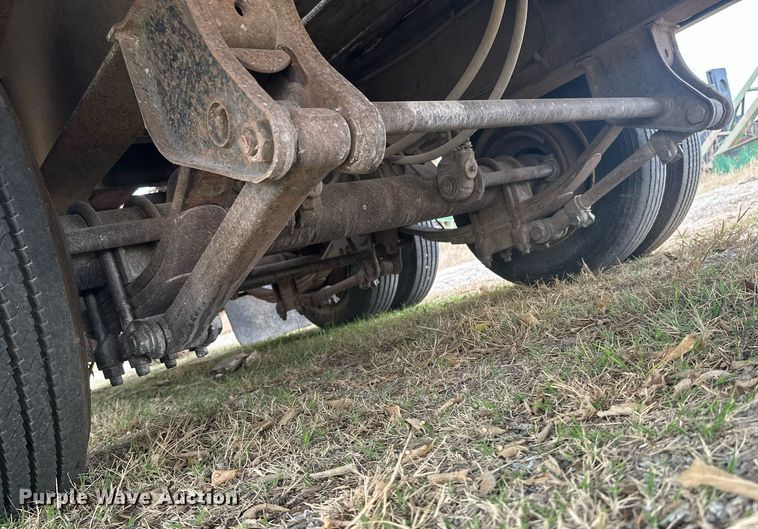 image for item NO9392 2011 Interstate 40DLA  equipment trailer