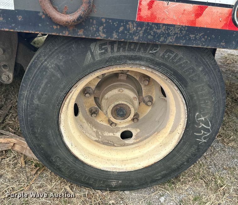 image for item NO9392 2011 Interstate 40DLA  equipment trailer