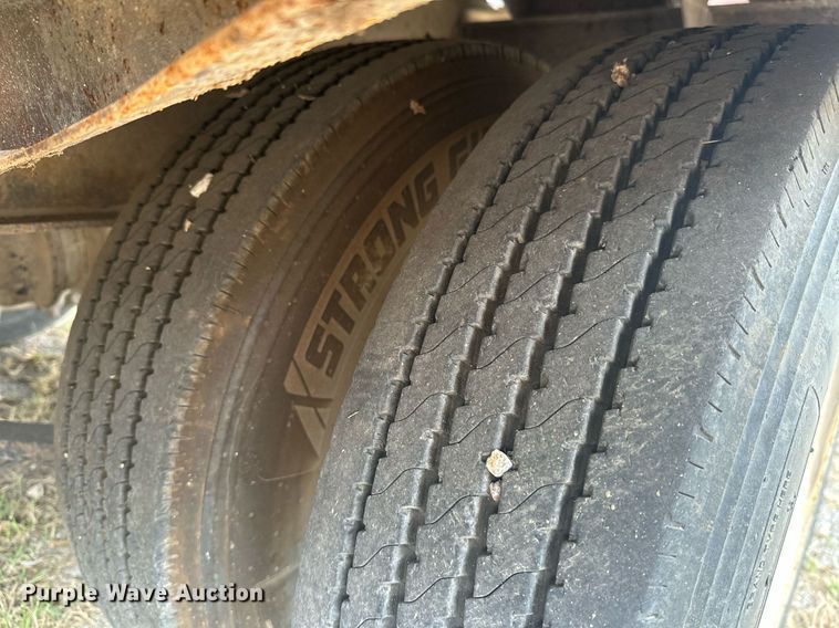 image for item NO9392 2011 Interstate 40DLA  equipment trailer