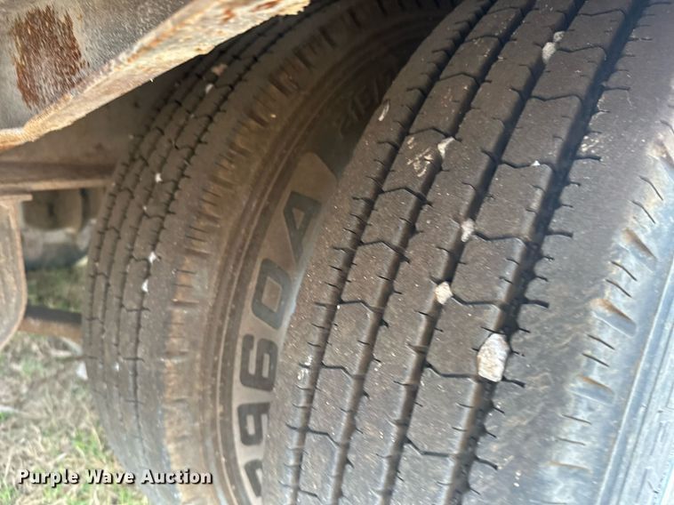 image for item NO9392 2011 Interstate 40DLA  equipment trailer