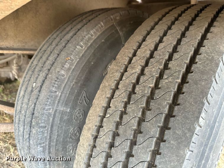 image for item NO9392 2011 Interstate 40DLA  equipment trailer