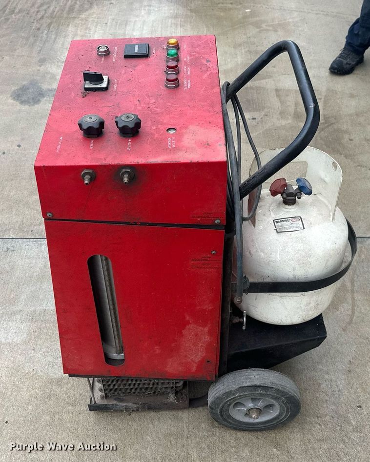 image for item NO9397 Mac Tools ACRRC 750  refrigerant recycling machine