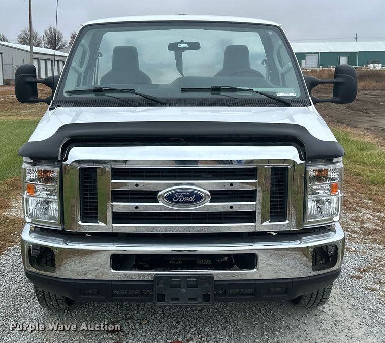 image for item NO9399 2019 Ford E450  van cab and chassis