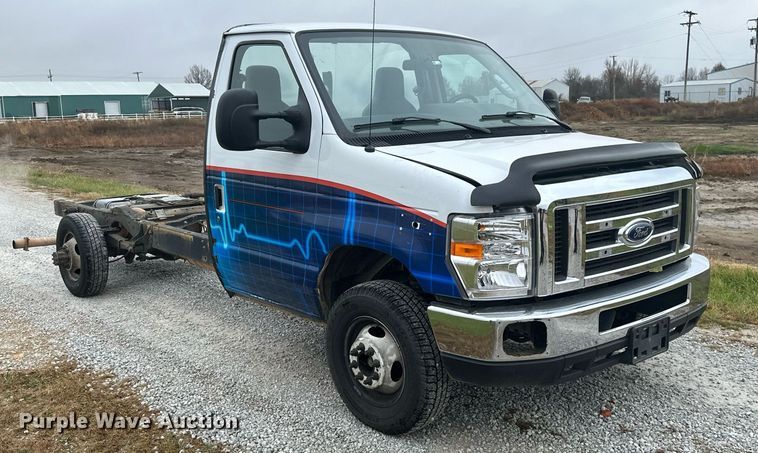 image for item NO9399 2019 Ford E450  van cab and chassis