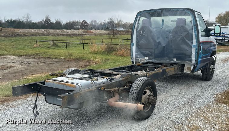 image for item NO9399 2019 Ford E450  van cab and chassis