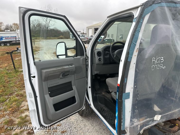 image for item NO9399 2019 Ford E450  van cab and chassis