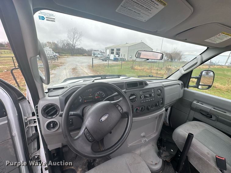 image for item NO9399 2019 Ford E450  van cab and chassis