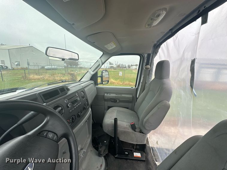 image for item NO9399 2019 Ford E450  van cab and chassis
