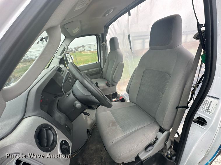 image for item NO9399 2019 Ford E450  van cab and chassis