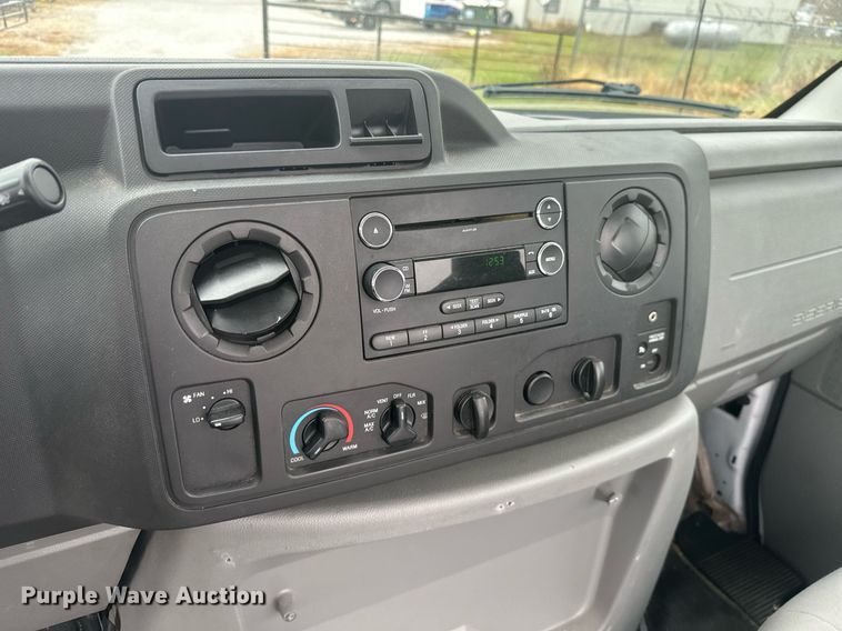 image for item NO9399 2019 Ford E450  van cab and chassis