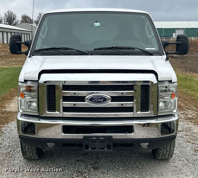 image for item NO9400 2017 Ford E450 Super Duty  van cab and chassis