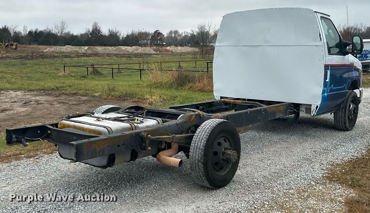 image for item NO9400 2017 Ford E450 Super Duty  van cab and chassis