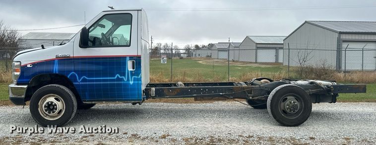 image for item NO9400 2017 Ford E450 Super Duty  van cab and chassis