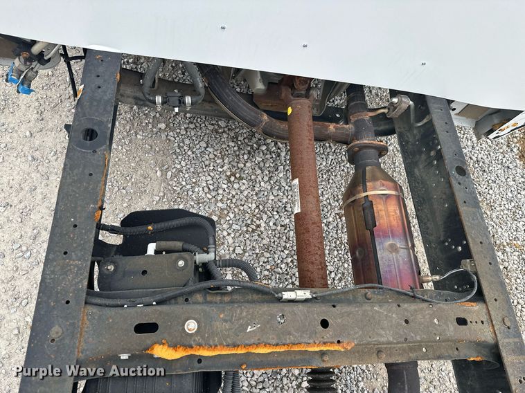 image for item NO9400 2017 Ford E450 Super Duty  van cab and chassis