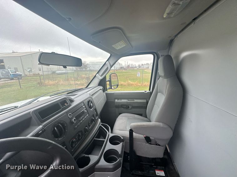 image for item NO9400 2017 Ford E450 Super Duty  van cab and chassis